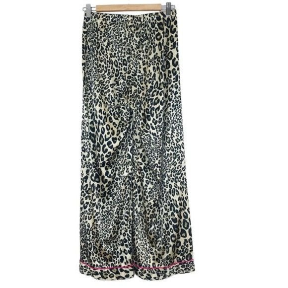 VICTORIA'S SECRET Satin Leopard Print Pants Size X-Small - Picture 1 of 7